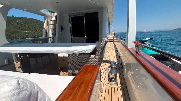 2014 CUSTOM STEEL TRAWLER 21M