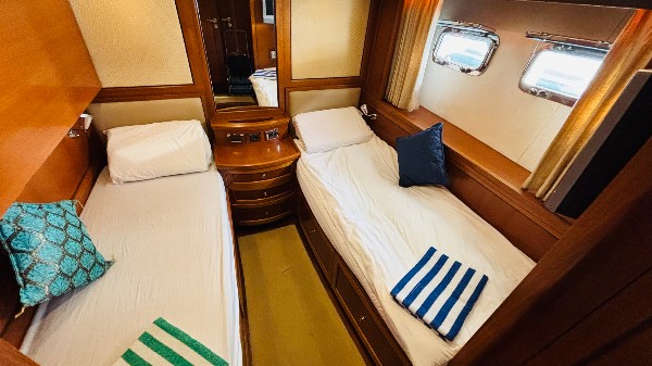2008 TRADER 64 