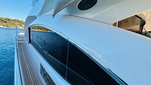 2010 SUNSEEKER MANHATTAN 70