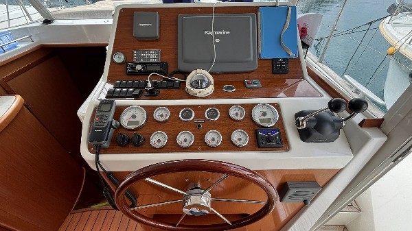 2009 BENETEAU SWIFT TRAWLER 42