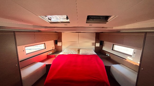2022 BENETEAU OCEANIS 51.1
