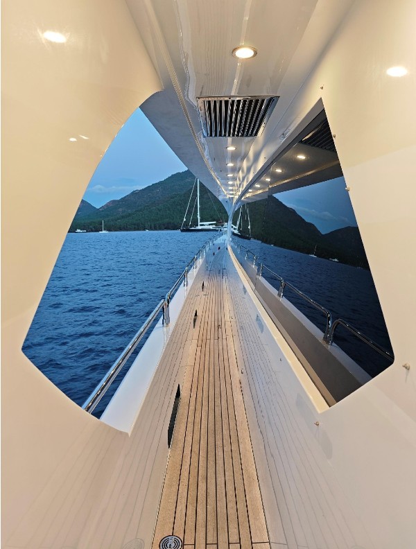 2012 CUSTOM 38.5 M SUPER YACHT