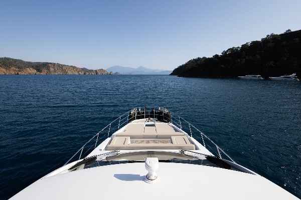 2020 AZIMUT 66 FLY