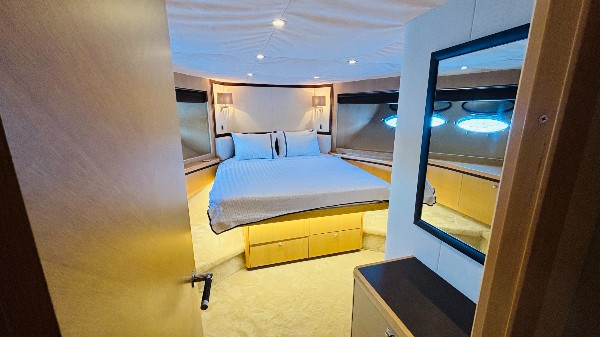 2009 PRINCESS 85