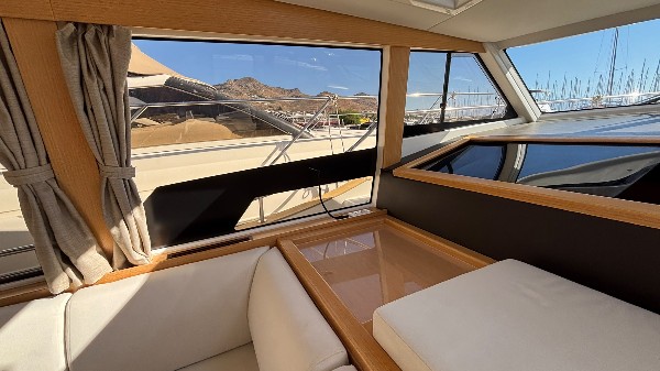 2023 GREENLINE 40 HYBRID