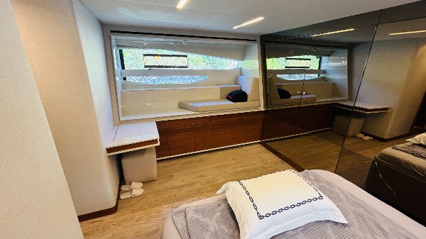2017 NUMARINE 62 FLY