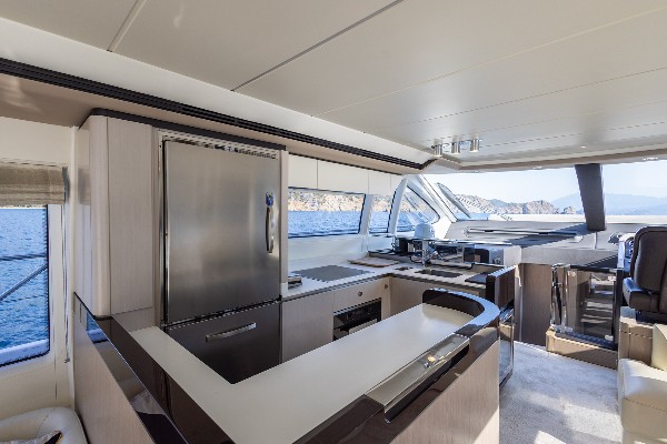 2020 AZIMUT 66 FLY