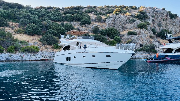 2010 SUNSEEKER MANHATTAN 70