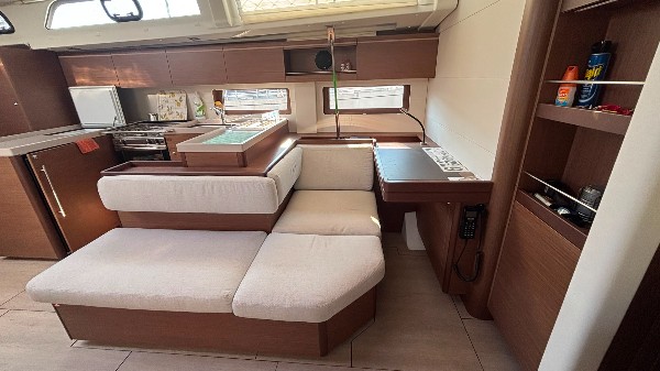 2022 BENETEAU OCEANIS 51.1