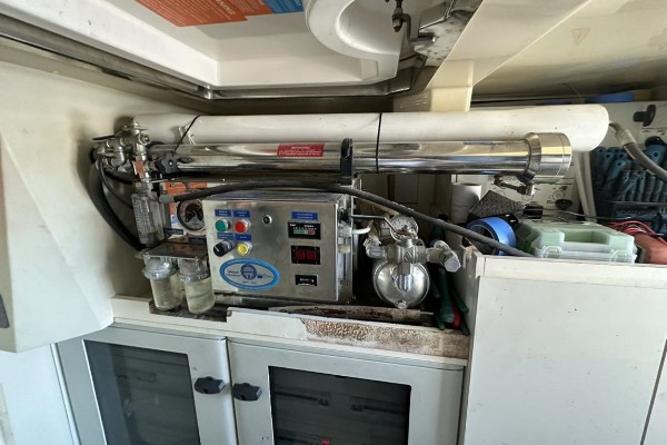 2010 AZIMUT 70