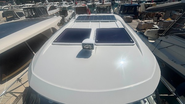2017 JEANNEAU MERRY FISHER 895