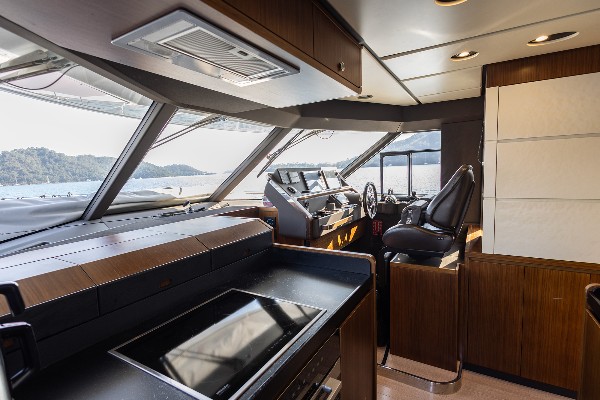 2021 AZIMUT MAGELLANO 66
