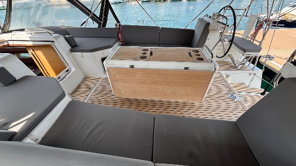 2017 JEANNEAU 51