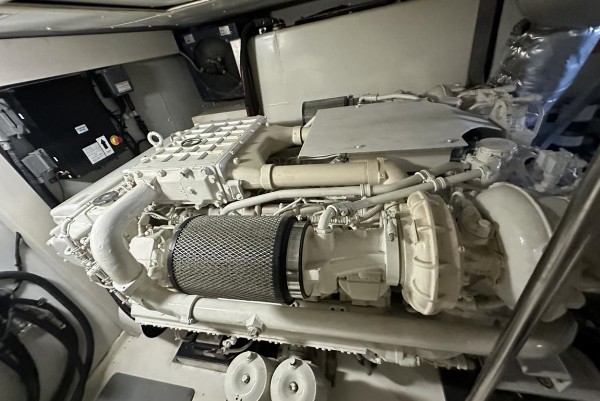 2010 AZIMUT 70