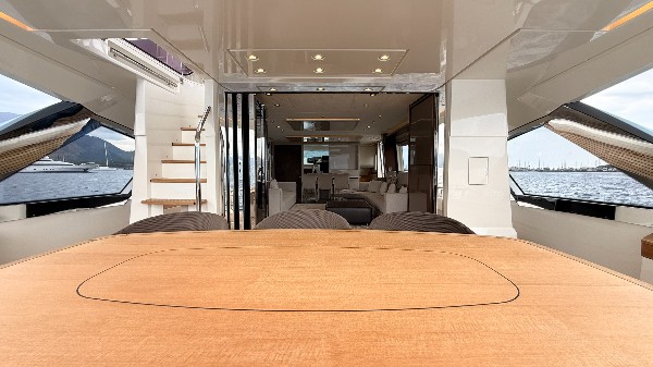 2020 MONTE CARLO YACHTS 80