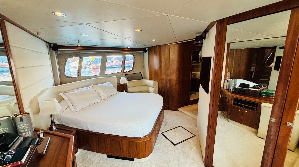 2010 SUNSEEKER MANHATTAN 70