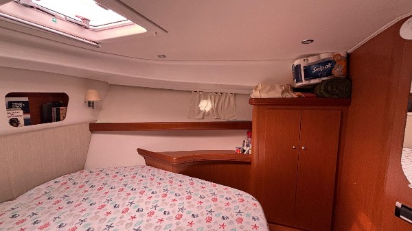 2009 BENETEAU SWIFT TRAWLER 42