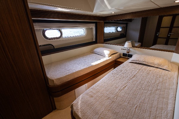 2021 AZIMUT MAGELLANO 66