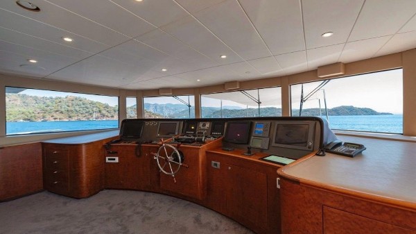 2010/2023 MOTOR YACHT 46 M