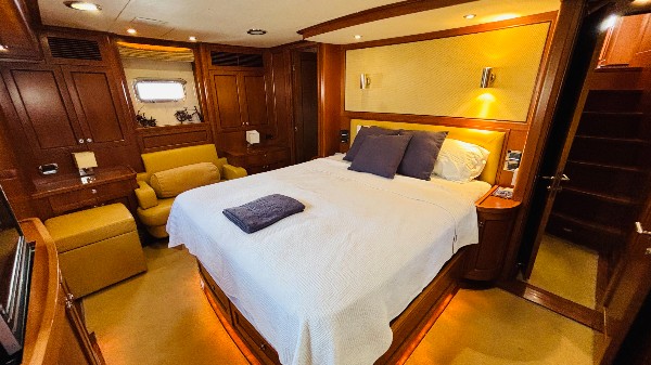 2008 TRADER 64 