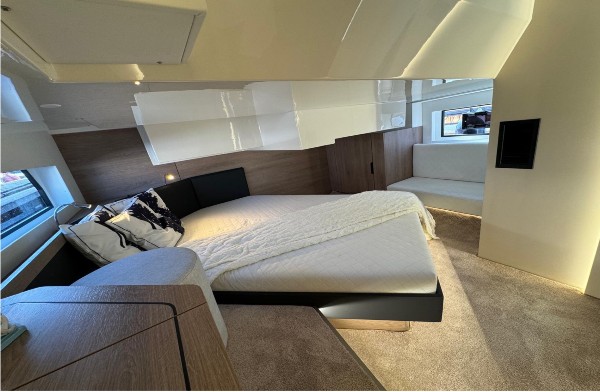 2026 COBRA YACHTS CAMPIONE 41 FLY