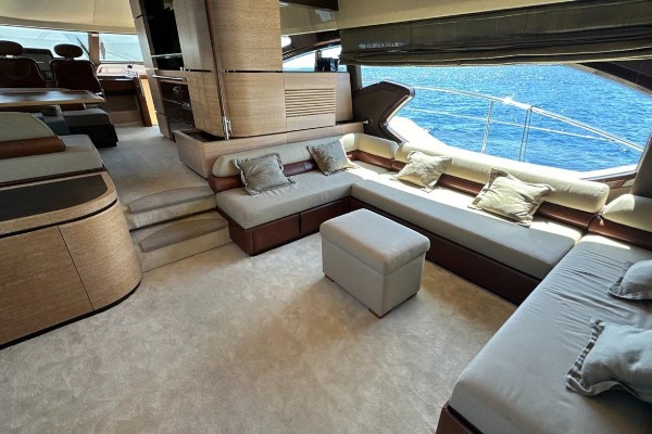 2010 AZIMUT 70