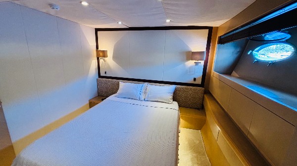 2009 PRINCESS 85