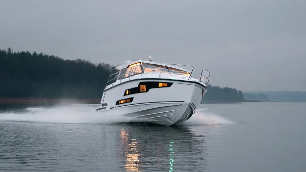 AQUADOR BOATS 400 HT