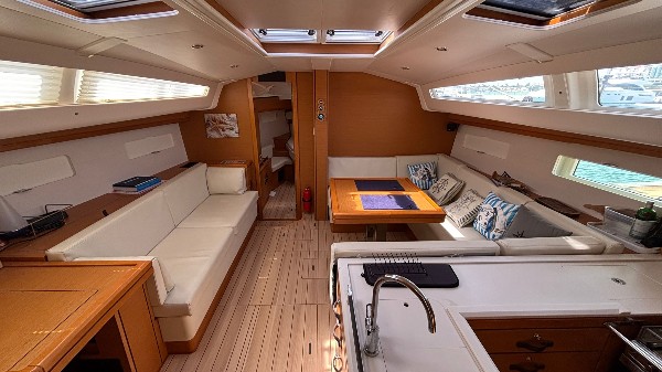 2017 JEANNEAU 51