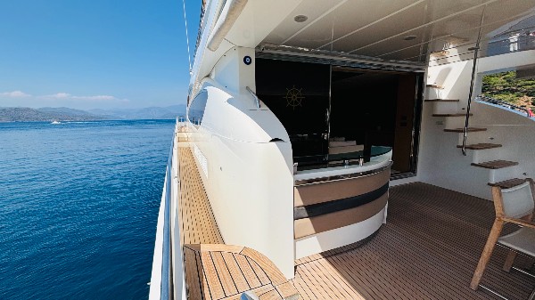 2009 PRINCESS 85
