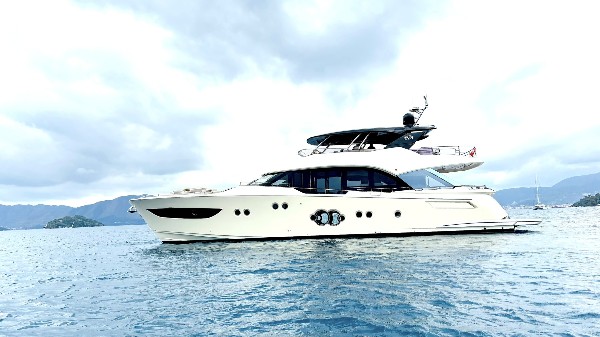 2020 MONTE CARLO YACHTS 80