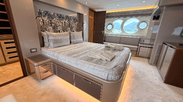 2020 MONTE CARLO YACHTS 80
