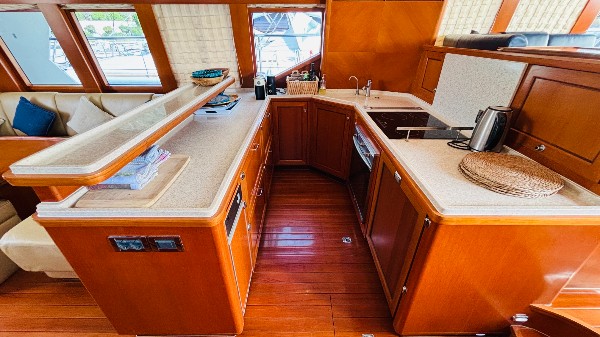 2008 TRADER 64 