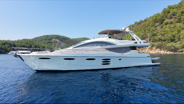 2010 NUMARINE 78 FLY
