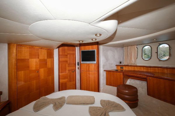 2004/2022 AZIMUT FLY 55 17.5 M